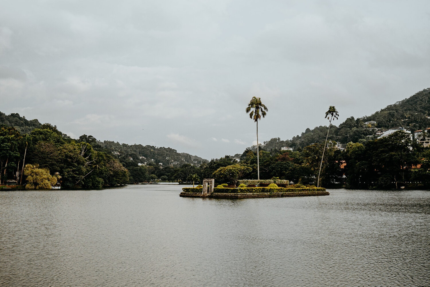 Kandy Lake | 8 Things to do in Kandy