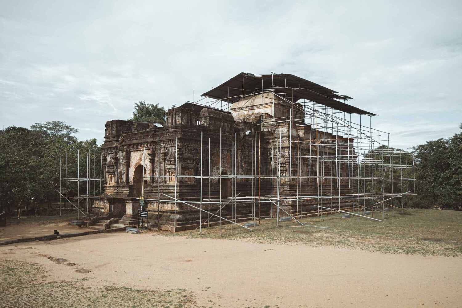 Polonnaruwa entrance fee