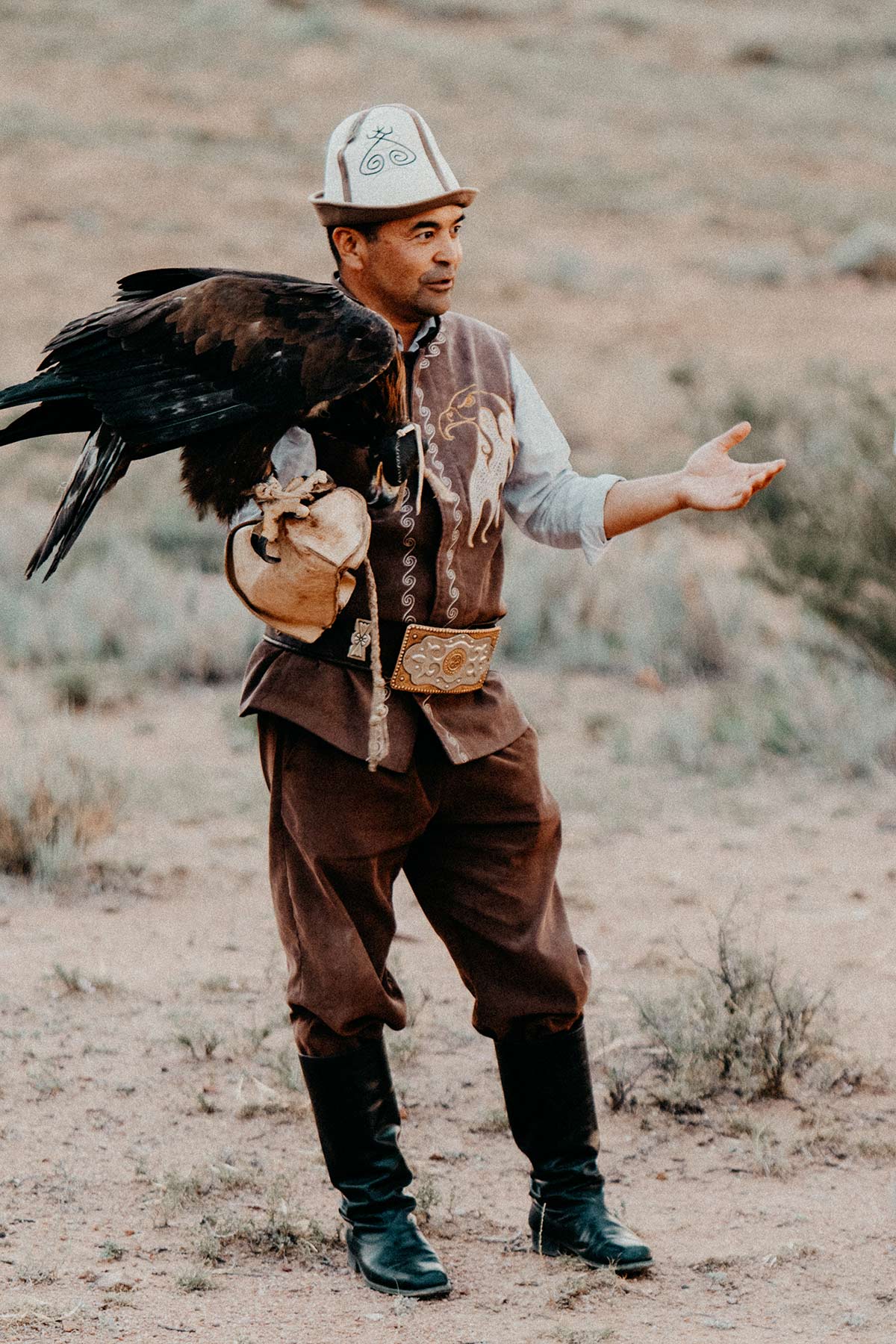 Mars canyon eagle hunting