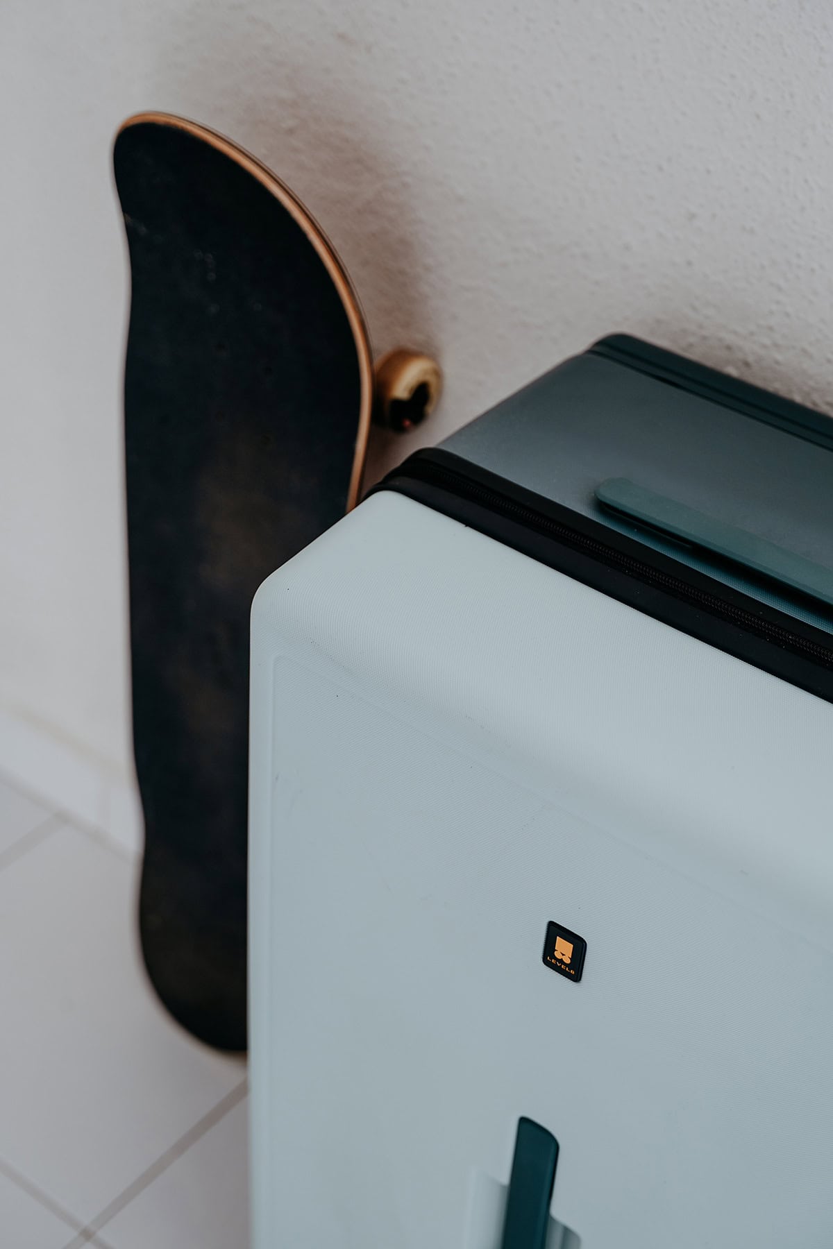 Level8 Voyageur suitcase